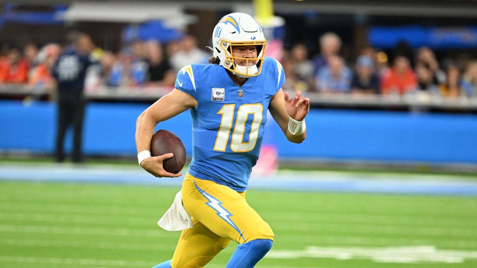 2025 could see a wide range of NFL games stream when the schedule is released.