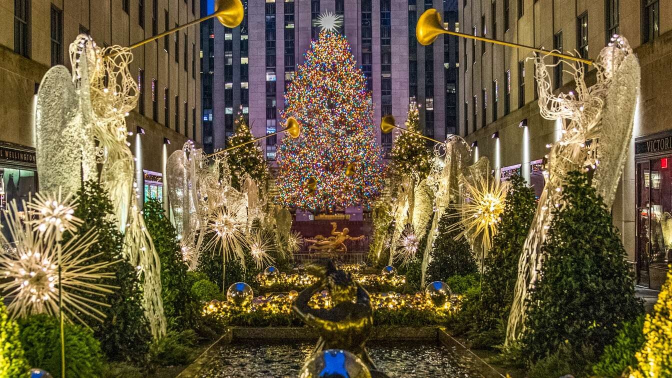 How to watch 2024 Christmas in Rockefeller Center hosted by Kelly Clarkson