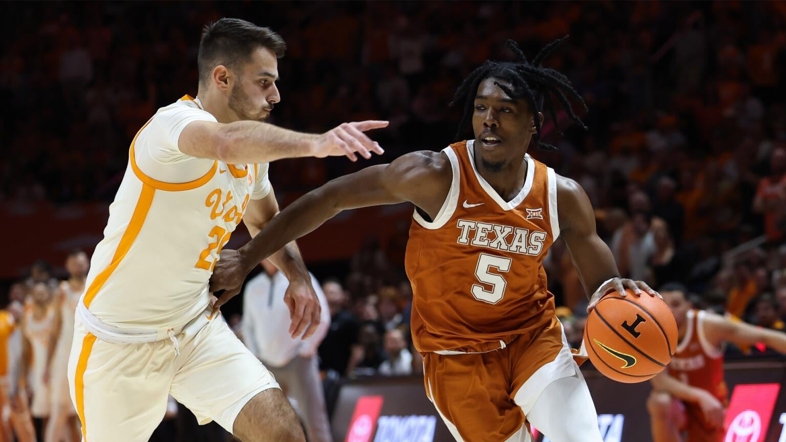 The Men's March Madness Sweet 16 round starts on Thursday, March 27.