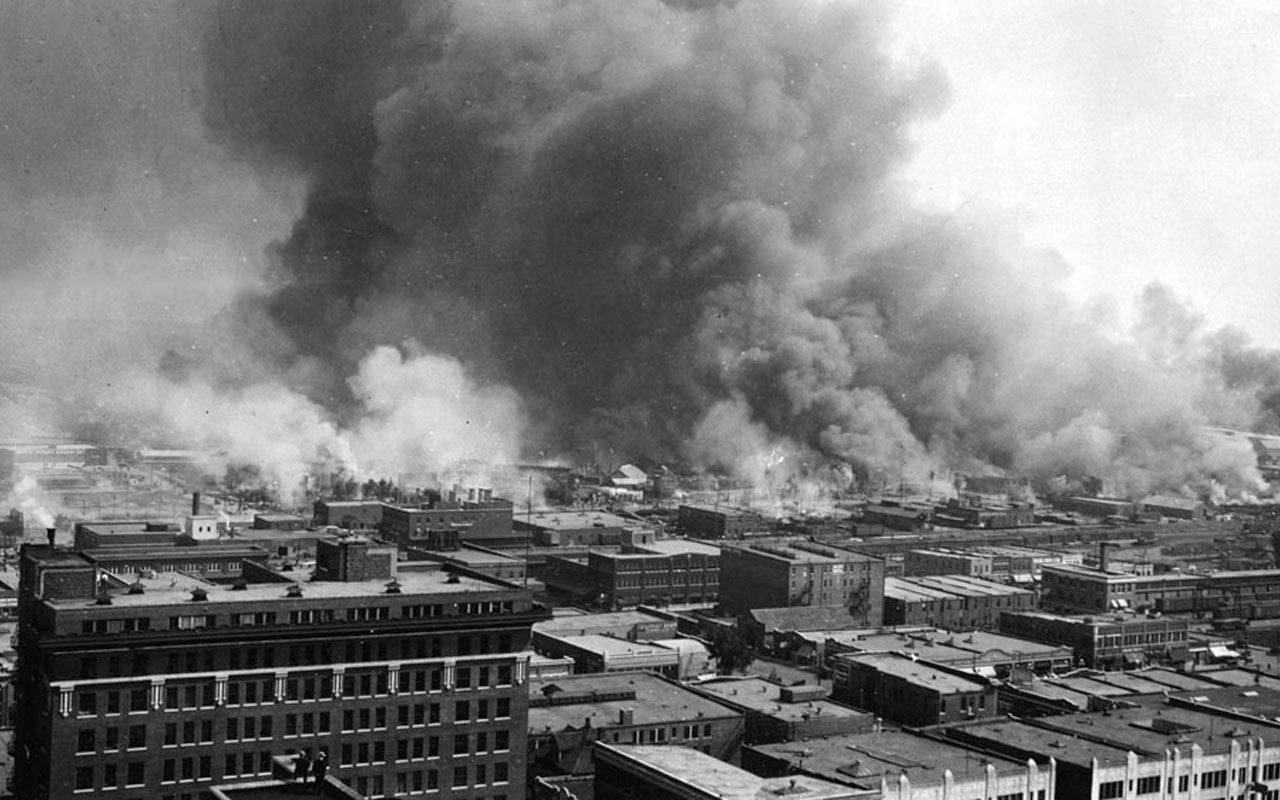 https://commons.wikimedia.org/wiki/File:Tulsa_race_riot_inflames-1921.jpg