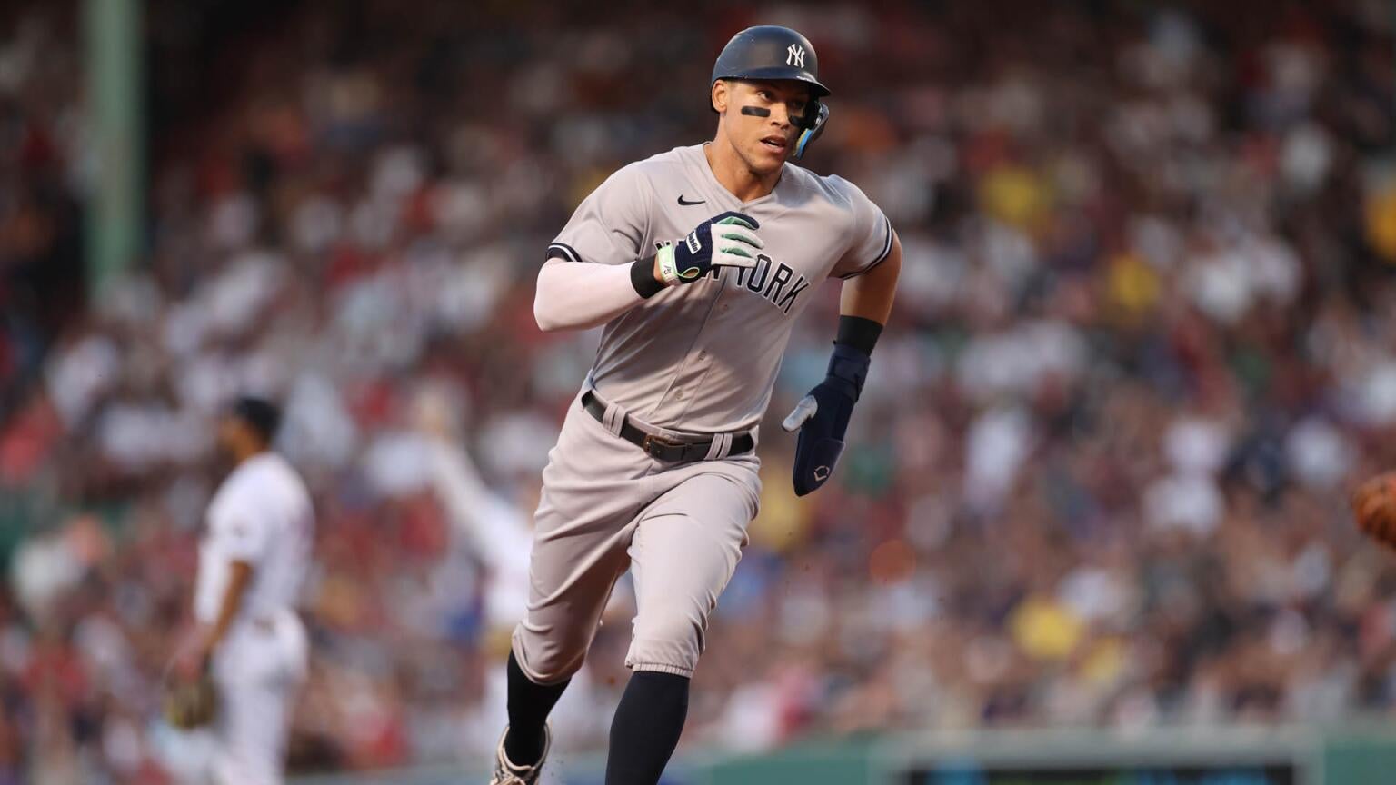 YES Network and Comcast have agreed to a temporary extension of their carriage deal while they work on a longer-term solution.